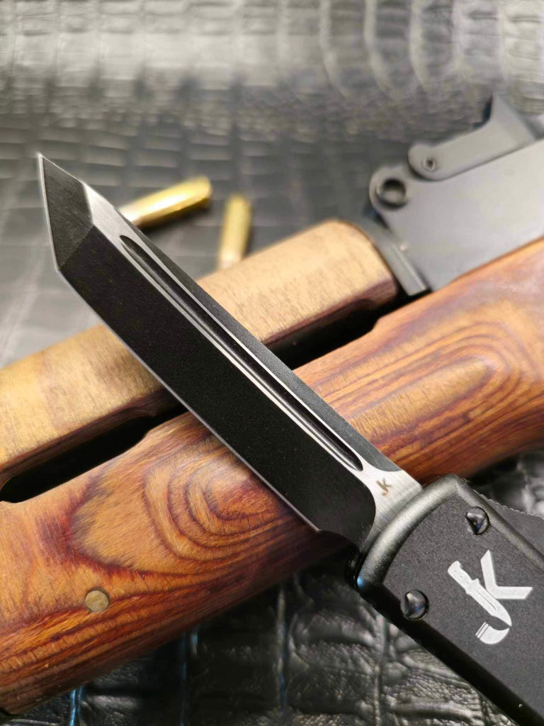 Black Mamba (OTF Knife)