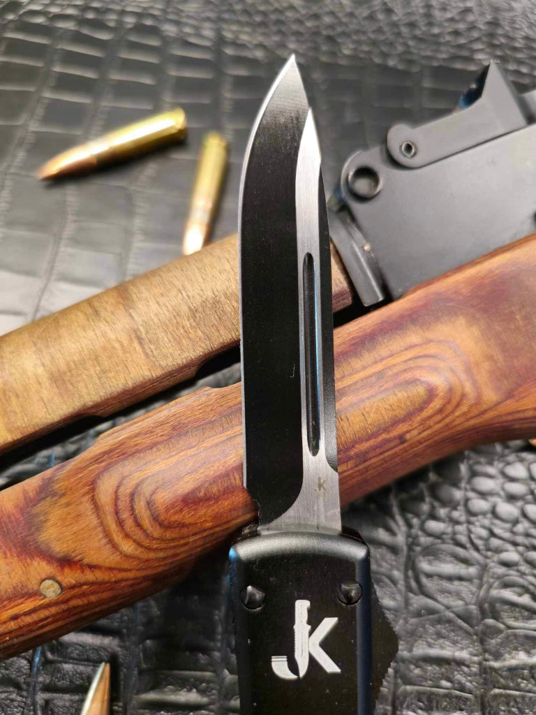 Black Mamba (OTF Knife)