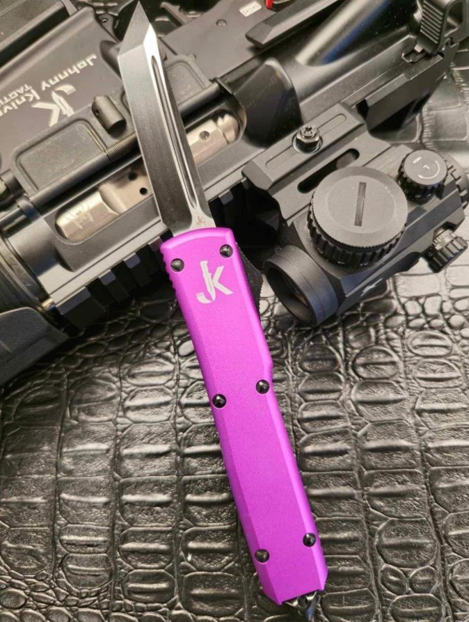 The Sea Wasp (OTF Knife)