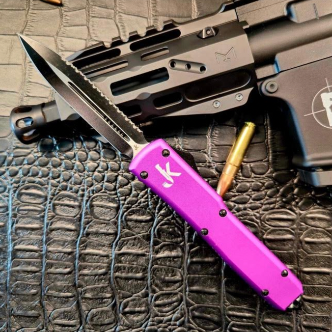 The Sea Wasp (OTF Knife)