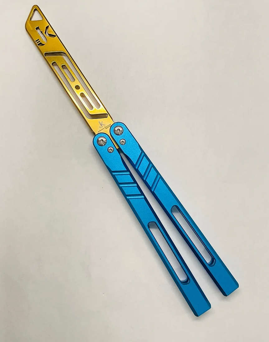 Mariposa Numero Uno - Blue Handle / Gold Trainer Blade