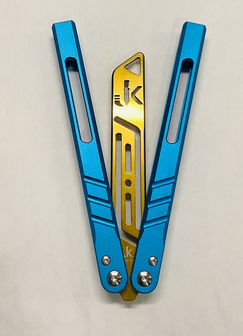 Mariposa Numero Uno - Blue Handle / Gold Trainer Blade