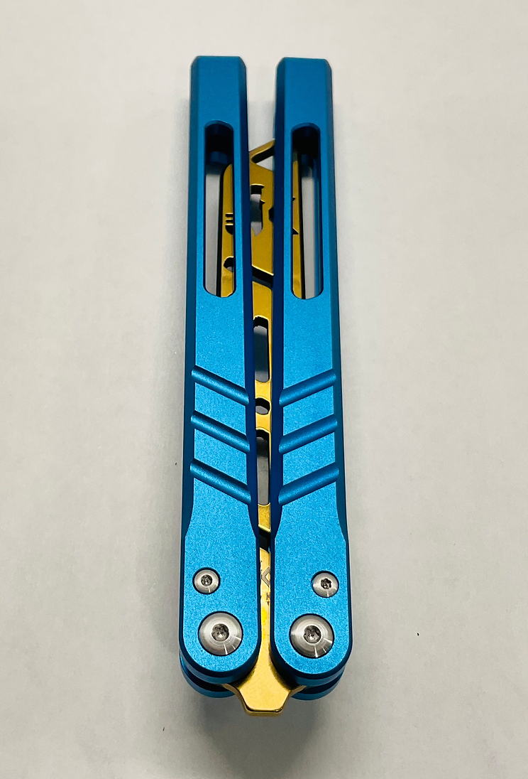 Mariposa Numero Uno - Blue Handle / Gold Trainer Blade