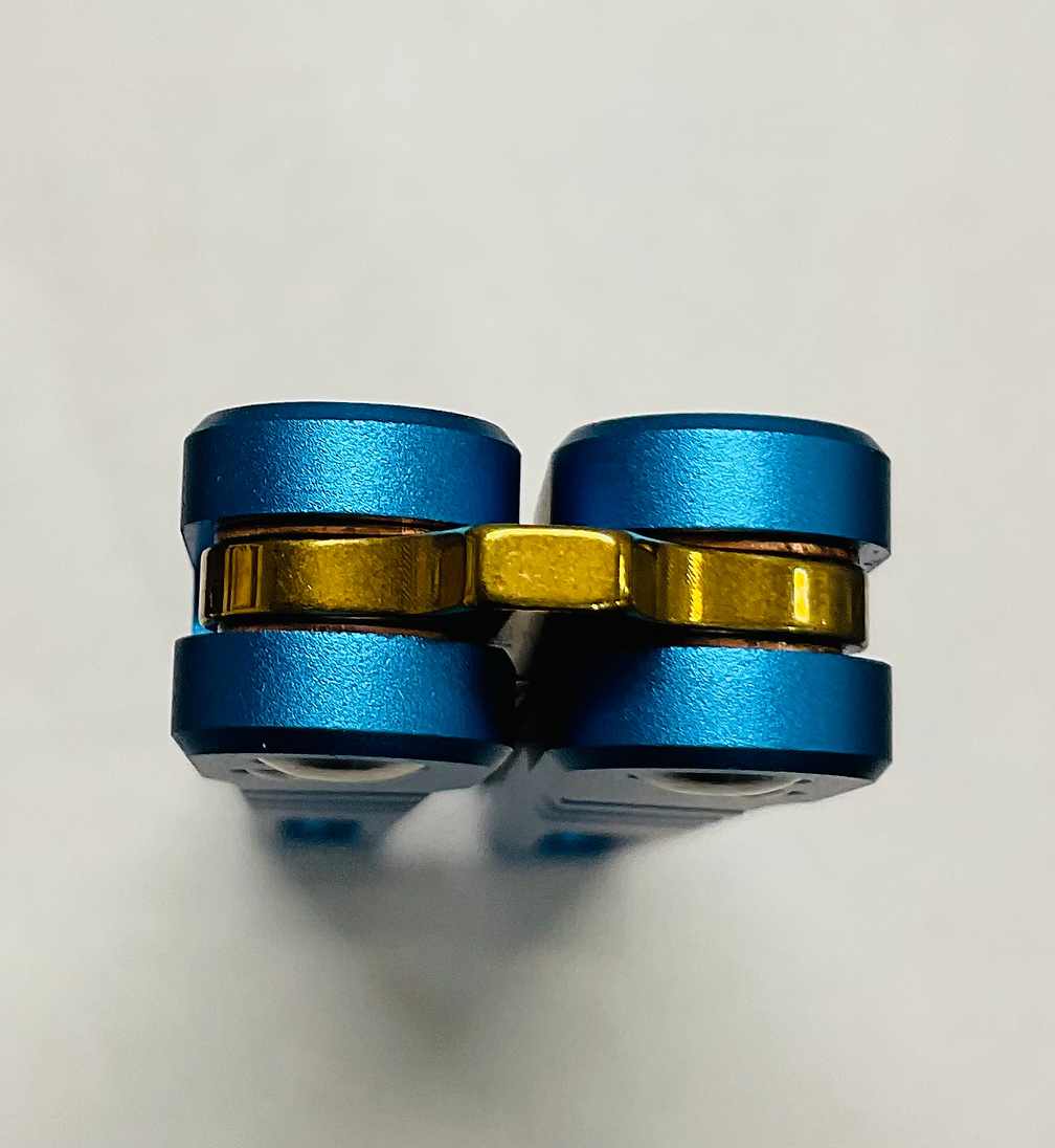 Mariposa Numero Uno - Blue Handle / Gold Trainer Blade