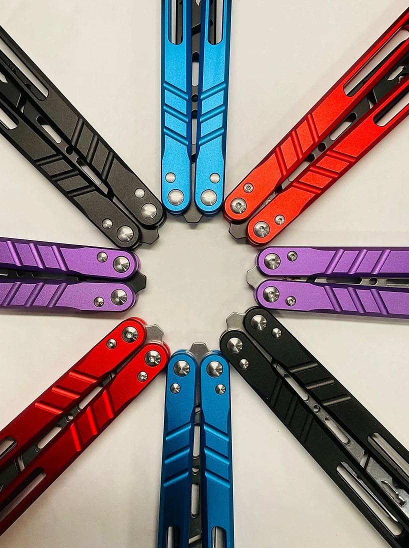 Mariposa Numero Uno - Blue Handle / Gold Trainer Blade