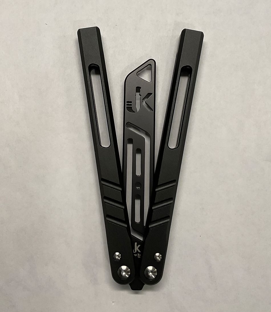 Mariposa Numero Uno - Black Handle / Black Trainer Blade