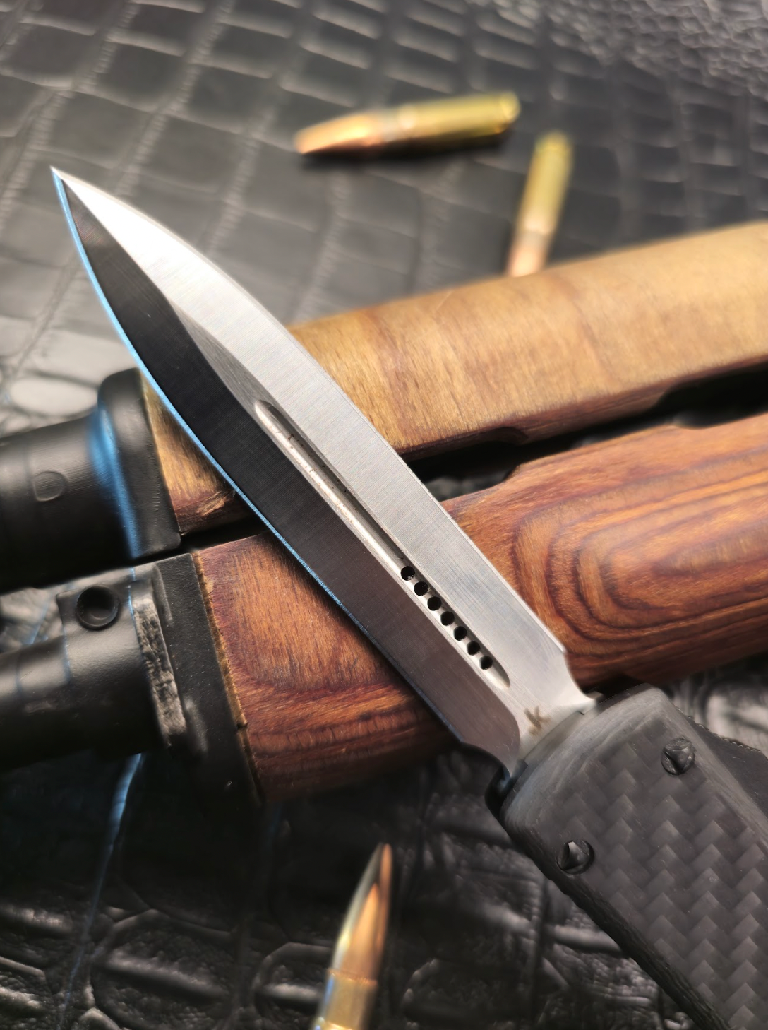 Arowana (OTF Knife)