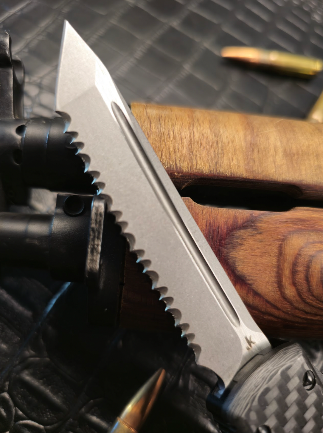 Arowana (OTF Knife)